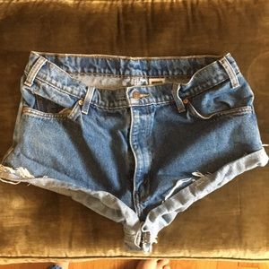 Vintage Levi daisy shorts